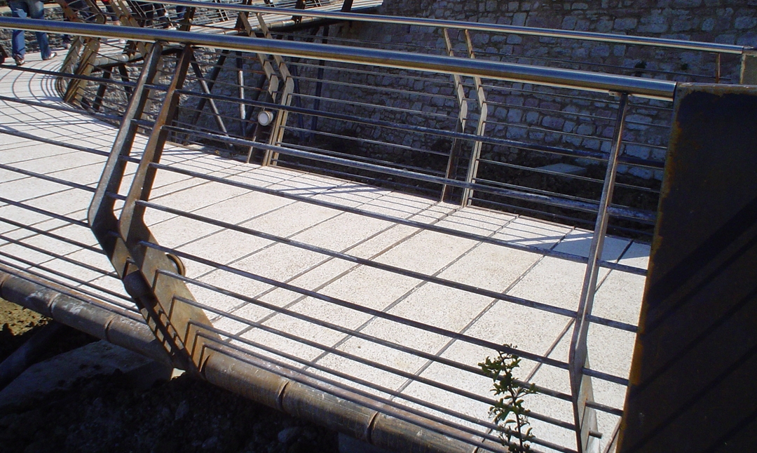 Ringhiera moderna per esterni ferro e inox (1)